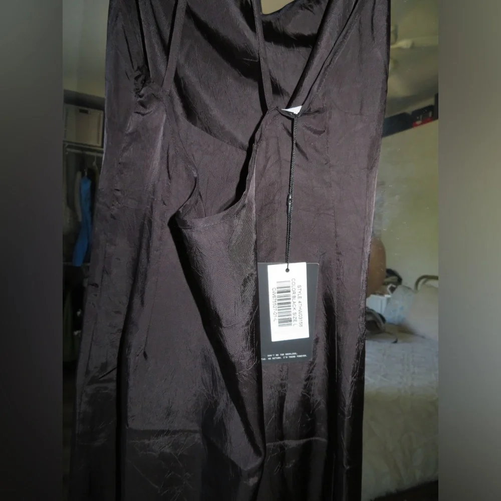 Black Satin Midi dress - Picture 6 of 7